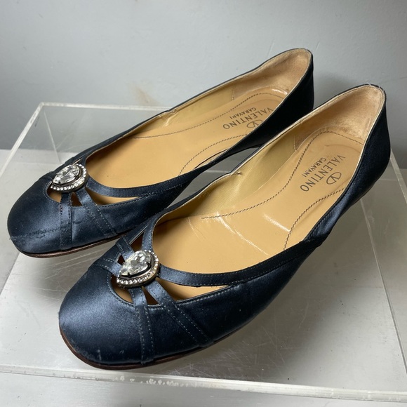 Valentino Garavani slik flats whit jefe les toe sz 7.5 made in italy - Picture 3 of 16